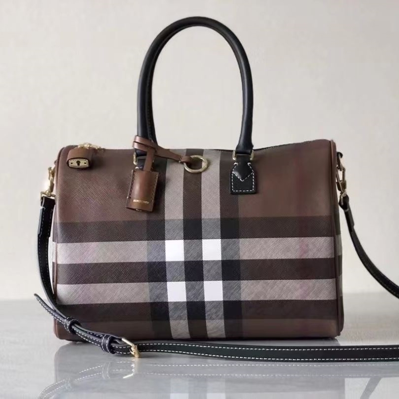 Bv*b*rry travel bags